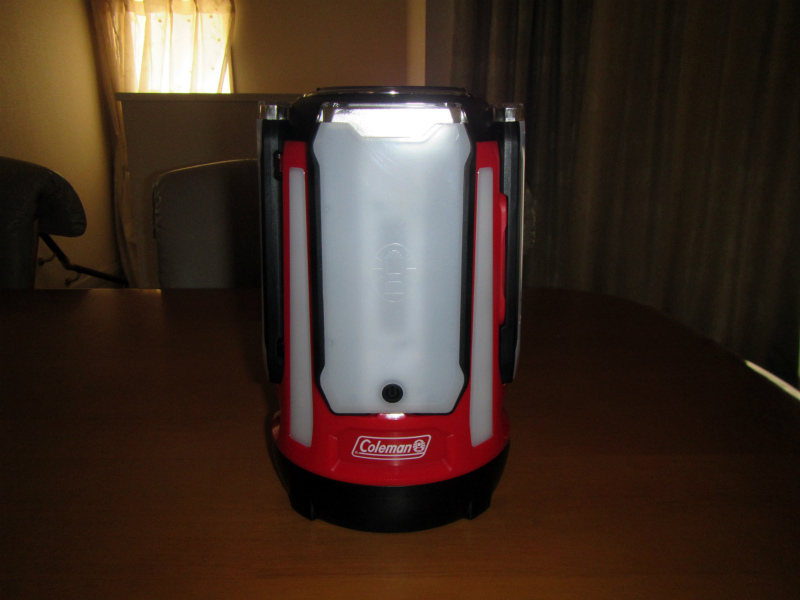 【HOT，人気SALE】 コールマン Coleman ランタン クアッドマルチパネルランタン LED 乾電池式 約800ルーメン(コールマン)｜売買されたオークション情報、yahooの商品情報をアーカイブ公開 - オークファン 電池式、バッテリーランタン