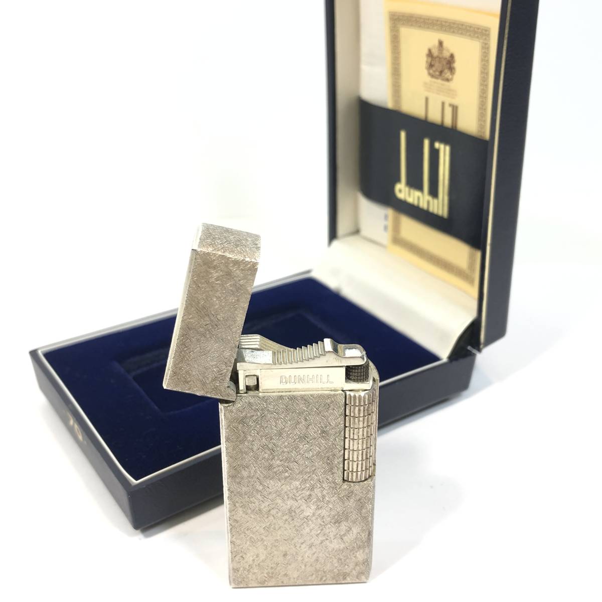  Dunhill ダンヒル ガスライター 喫煙具/シルバー色/銀色/ケース付き/説明書付き/ブランド/喫煙/タバコ(ダンヒル)｜売買されたオークション情報、yahooの商品情報をアーカイブ公開 - オークファ ダンヒル