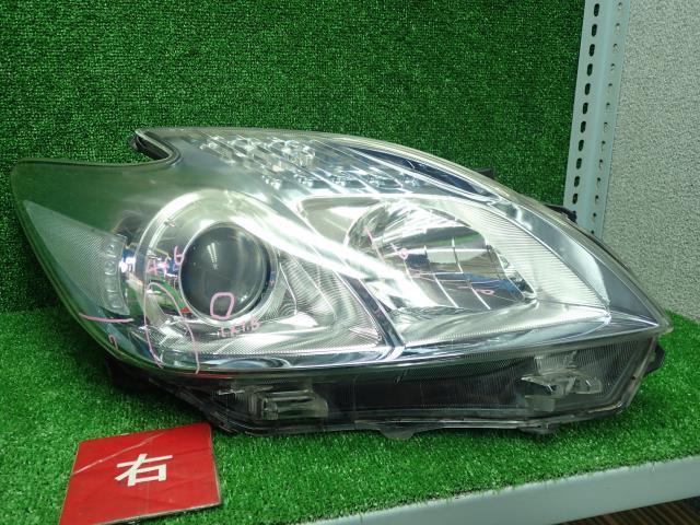プリウス DAA-ZVW30 右ヘッドライト ヘッドランプ 202 81145-47411