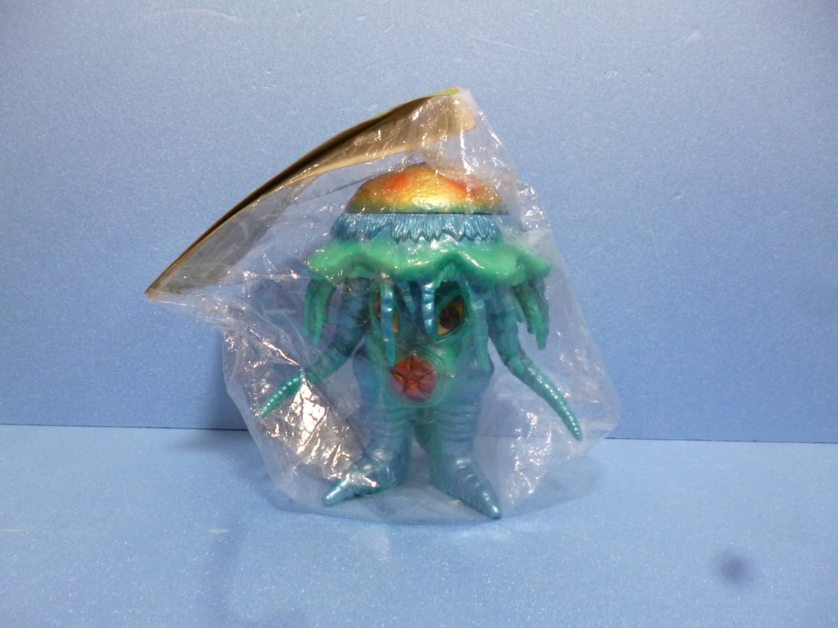 ソフビシリーズ 怪獣郷 参考価格台風怪獣 レッド バリケーン | 未開封