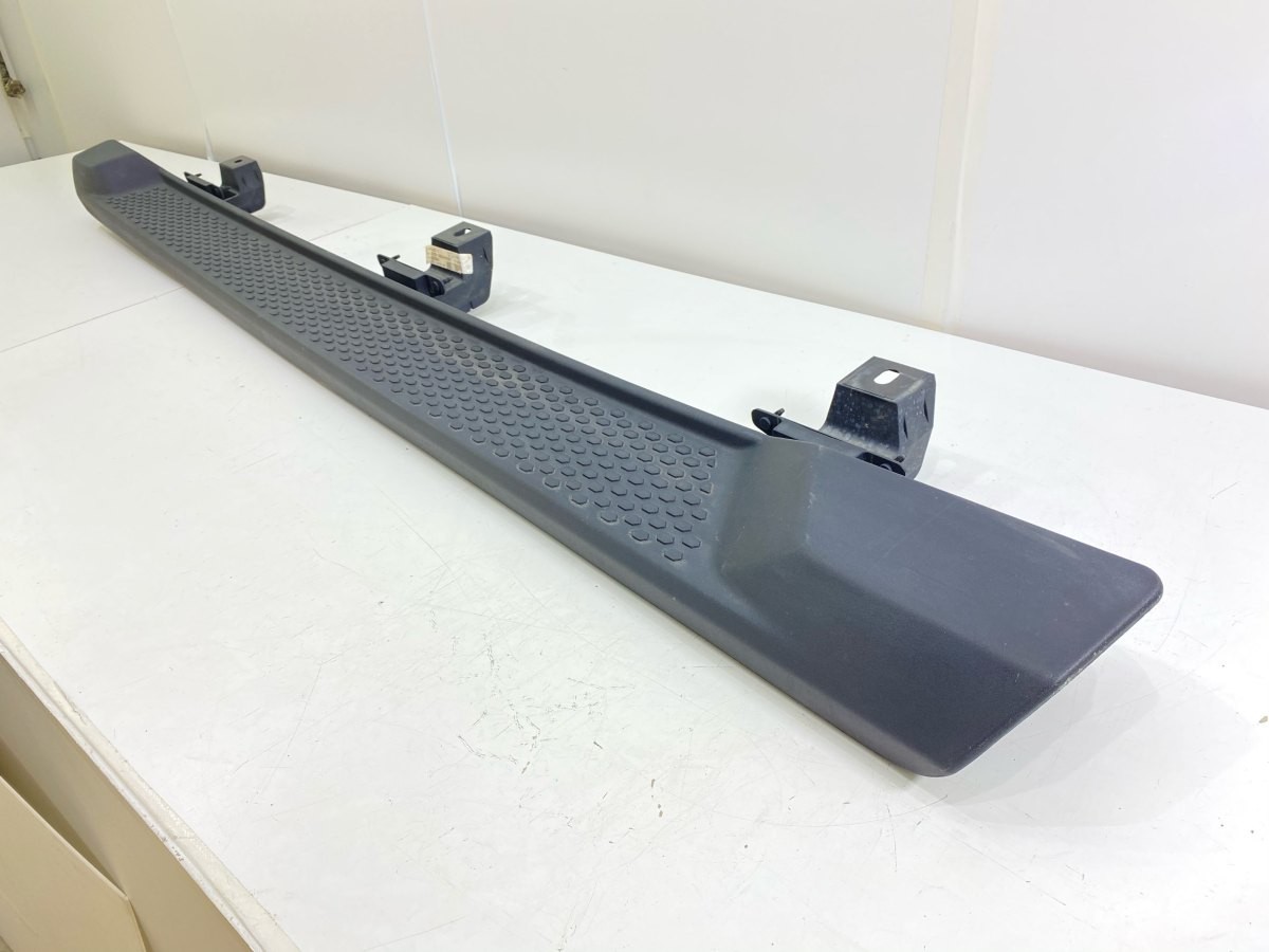 Jeep ラングラ－ JL 純正サイドステップ 右 68292906AF （GG-59