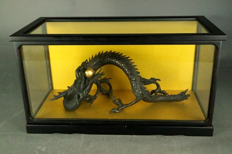 古銅 精密細工 龍 置物 ガラスケース付 飾物 東洋彫刻 古美術品