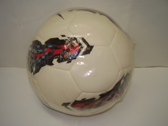 ▲ナイキ・手縫いサッカーボール・4号_3