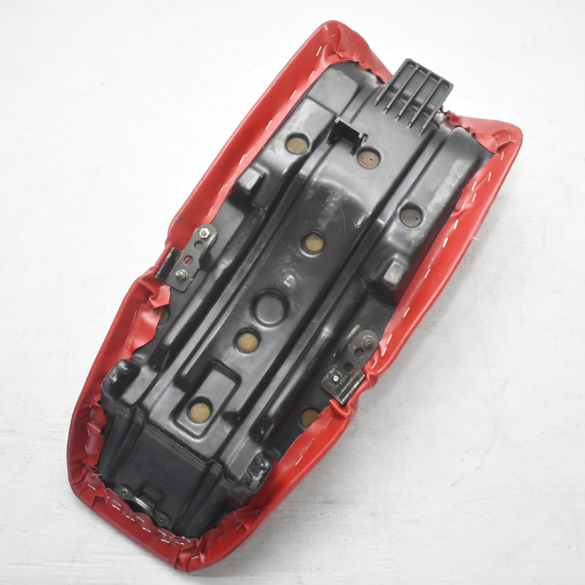 CBR400F 純正シート ベース アンコ抜き タックロールカバー セット CBR400F 純正シート ベース アンコ抜き タックロールカバー