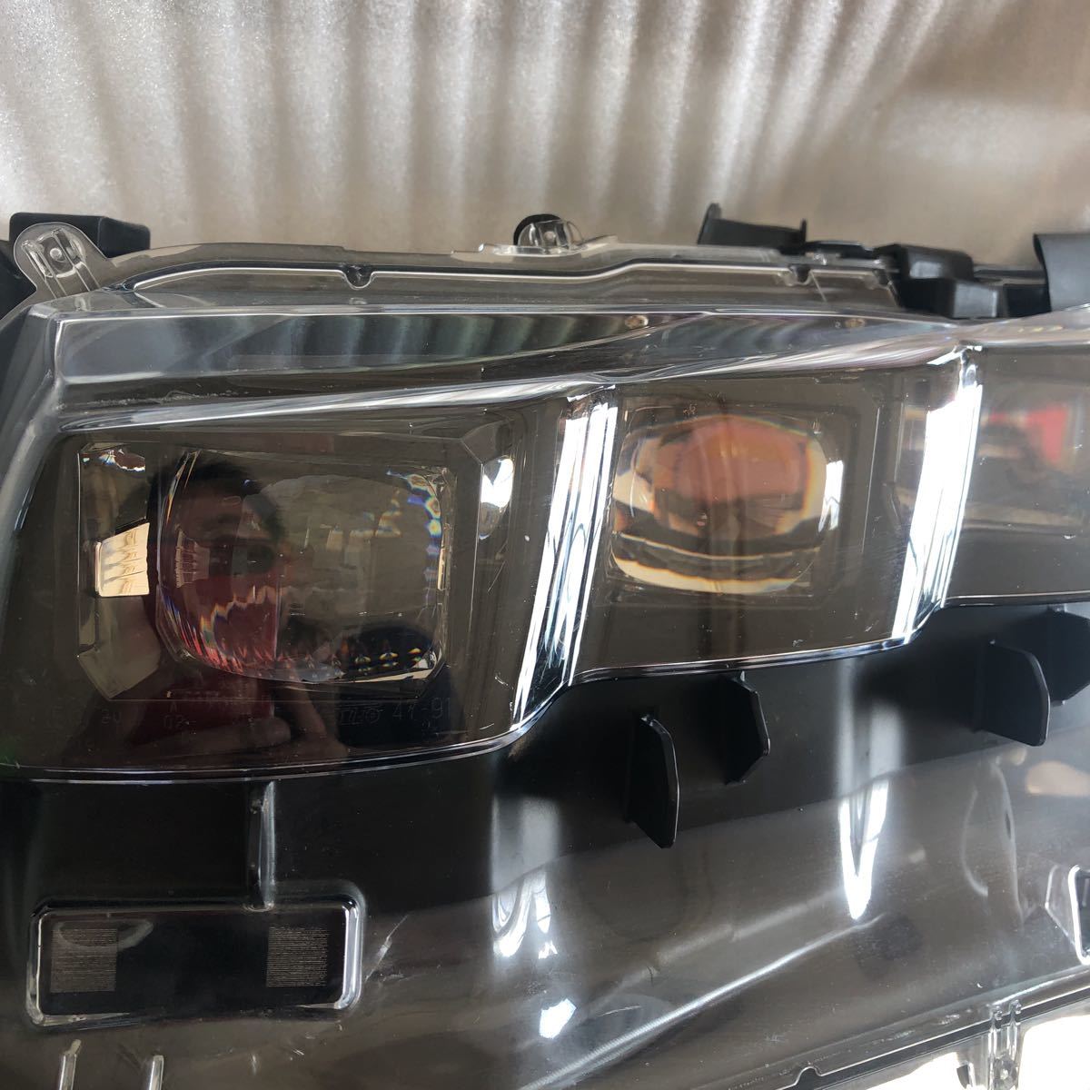 お買い得，人気】 プリウスPHV 左ヘッドランプ ZVW52 81185-47560