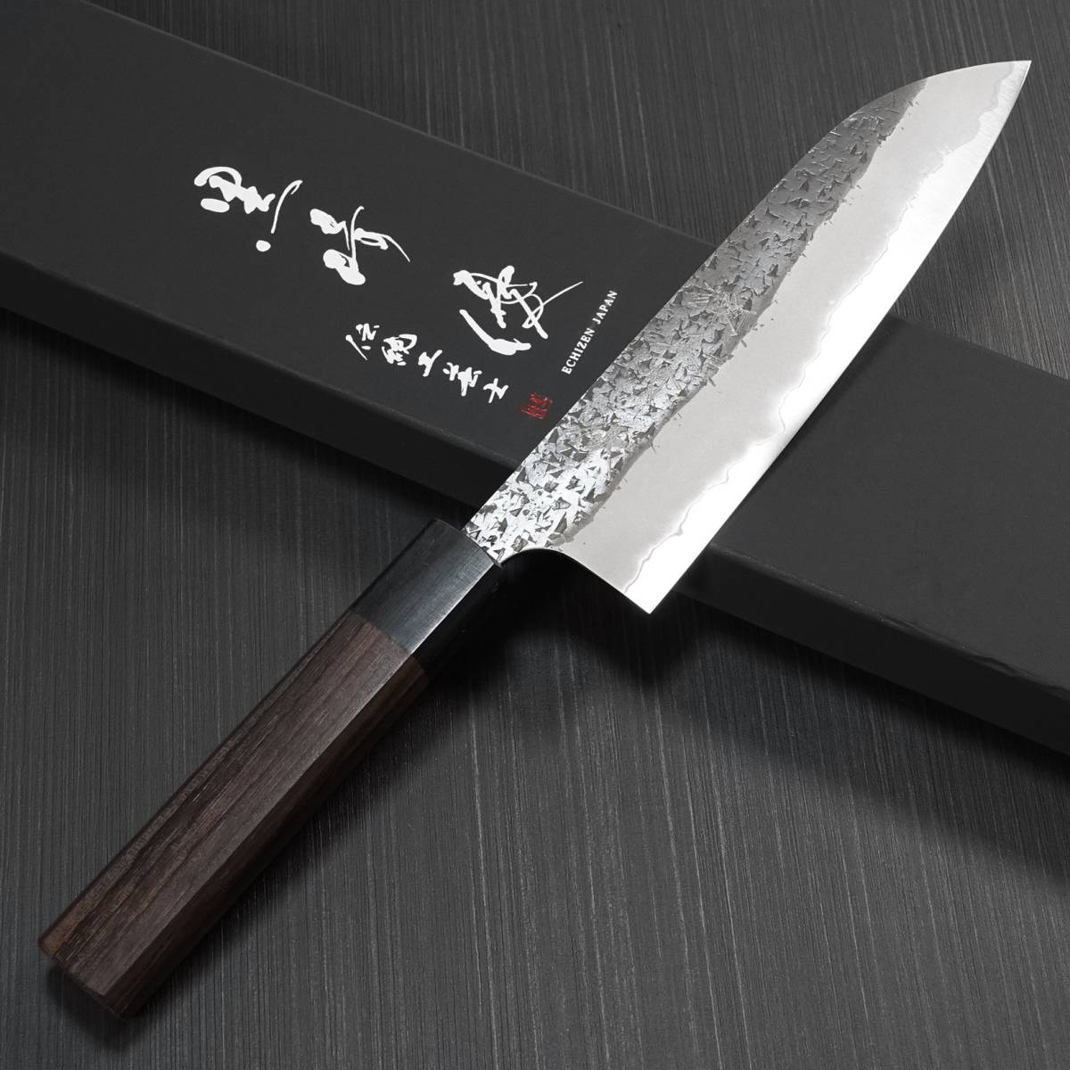 包丁 三徳包丁 165mm 越前打刃物 伝統工芸士 黒崎優 鎚目黒打 青紙スーパー 雫 鍛造 TVで放送 黒崎優 黒崎 越前鍛冶 三徳包丁16 5センチ 三徳