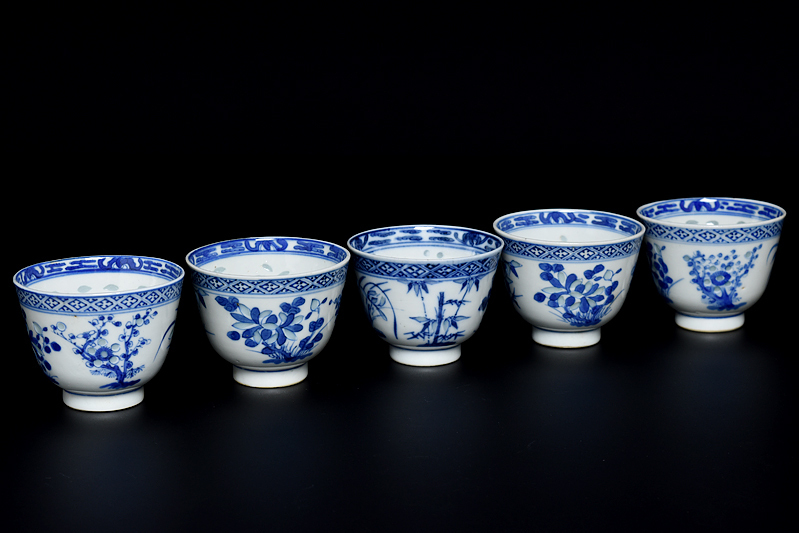 大清康熙年製 款 青花 透彫 四君子文 煎茶碗 五客 箱付 】