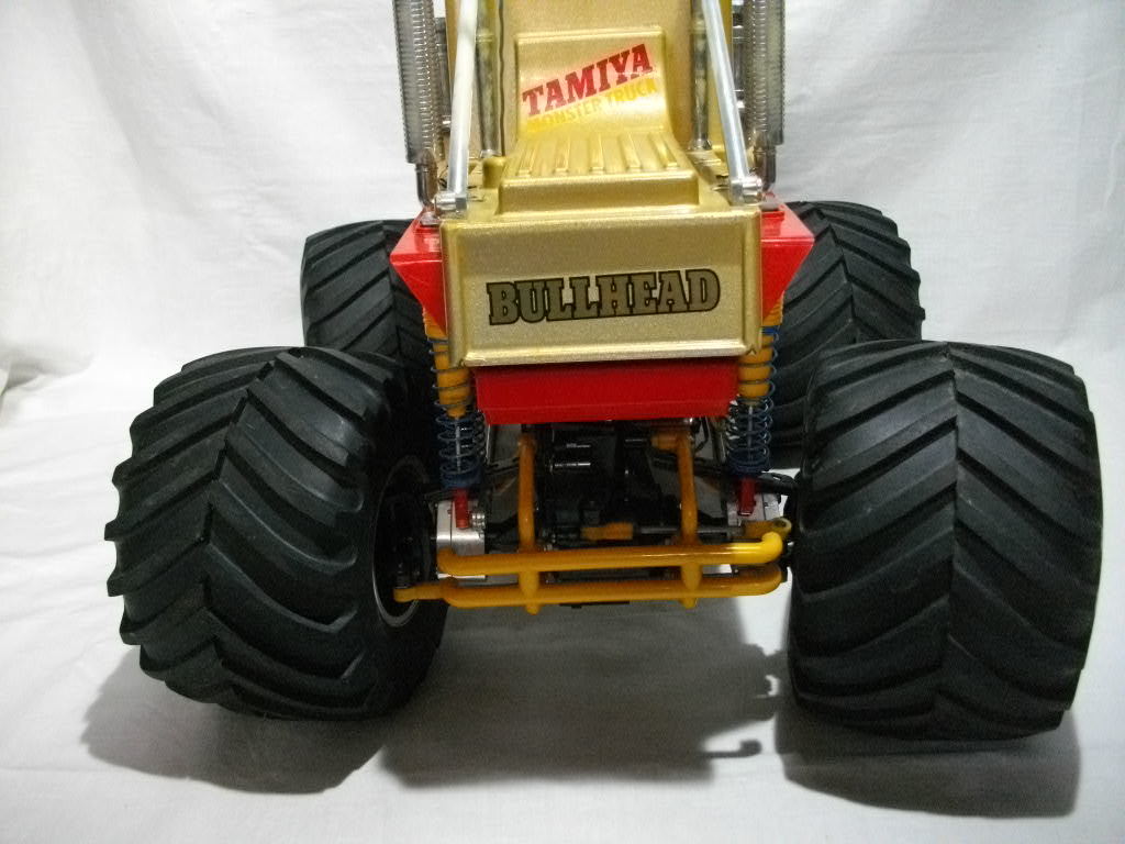 タミヤ 1/10RC 4×4×4 モンスタートラック ブルヘッドBULLHEAD