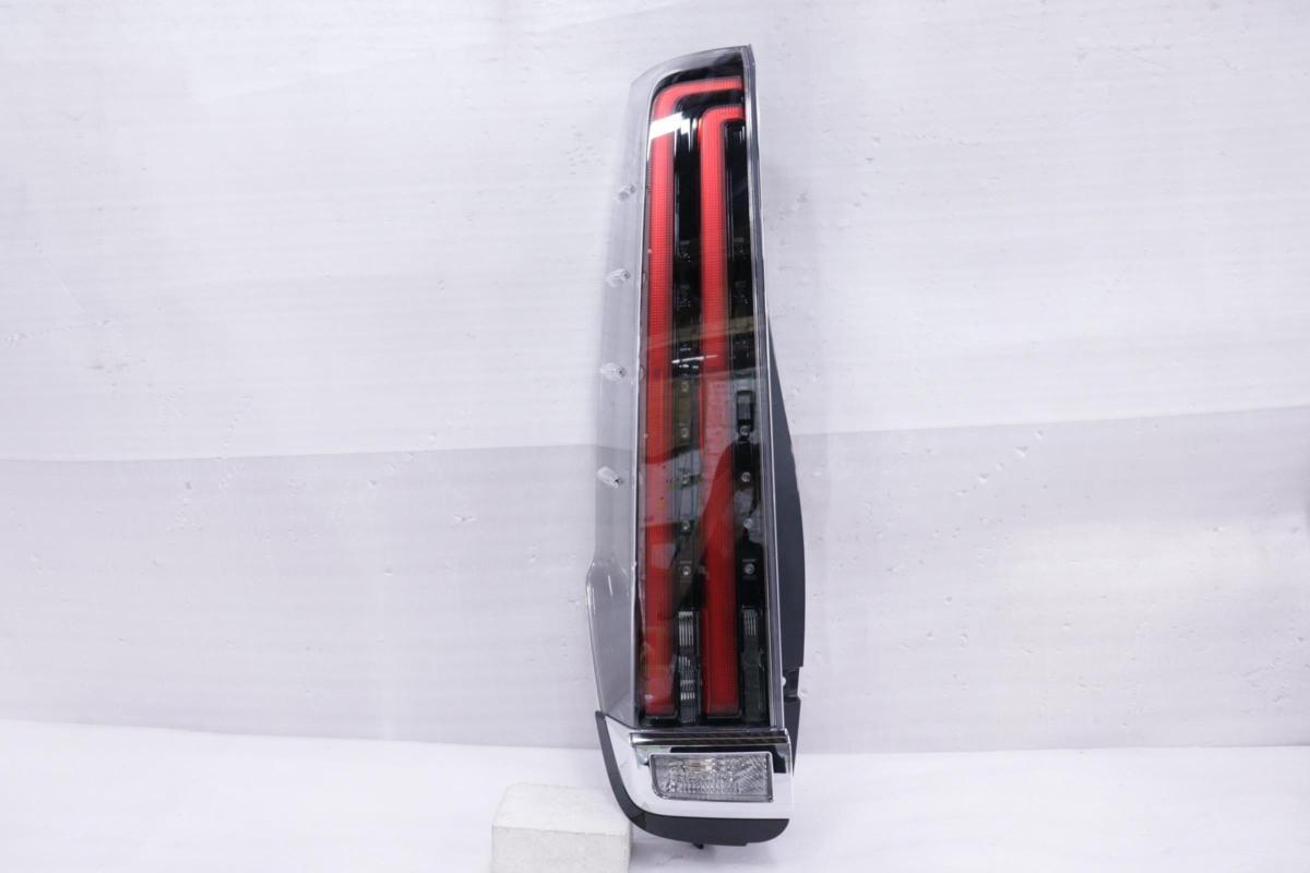セール，定番人気 206-1278-3☆美品 後期 ZRR80G ノア☆左テールライト