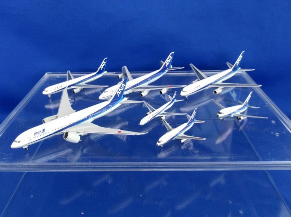 ANA 全日空商事｜BB-8 Jet｜Boeing777-300ER｜1⁄200