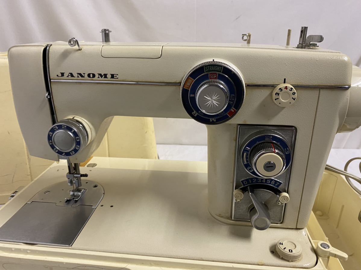 1円〜 JANOME MODEL 801 ジャノメ ミシン 本体 通電確認 ハンドクラフト 裁縫 手工芸 当時物 レトロ 家電 付属品 まとめて 1円〜 JANOME MODEL 801 ジャノメ ミシン 本体 通電確認 ハンドクラフト 裁縫 手工芸 当時物 レトロ 家電 付属品 まとめて
