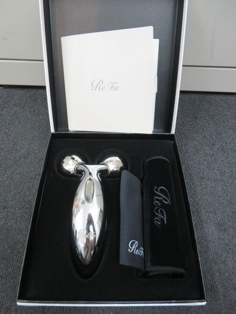 リファカラットリフト（EMS美顔器）| 美容機器 | ReFa（リファ