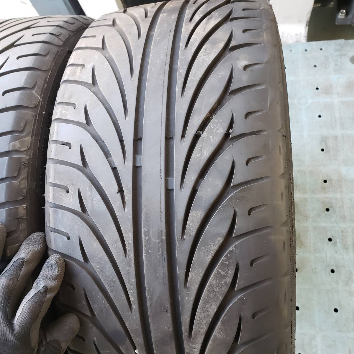 245/35ZR19 93W KENDA KAISER 25年製　ケンダ　4本 245/35ZR19 93W KENDA KAISER 25年製 ケンダ 4本 楽天市場】245 35 r19