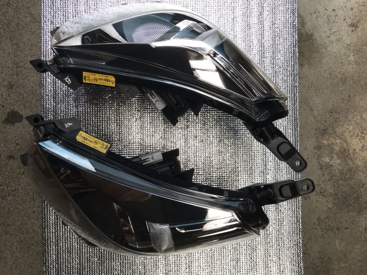 トヨタ IQ 純正 ディスチャージヘッドライト 左右セットLED