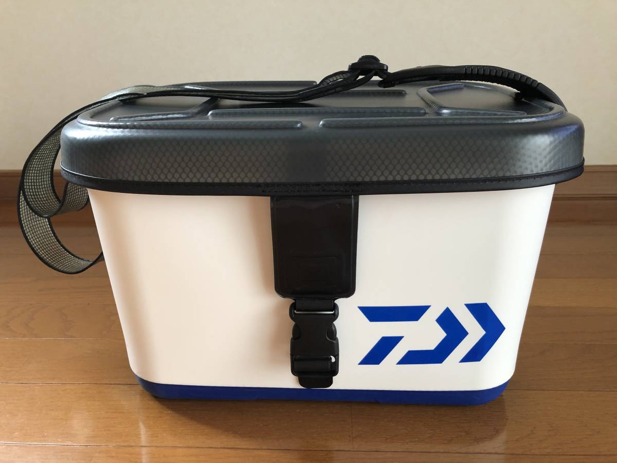中古美品 難あり DAIWA ダイワ 磯バッグ S36(D) ホワイト | ダイワ