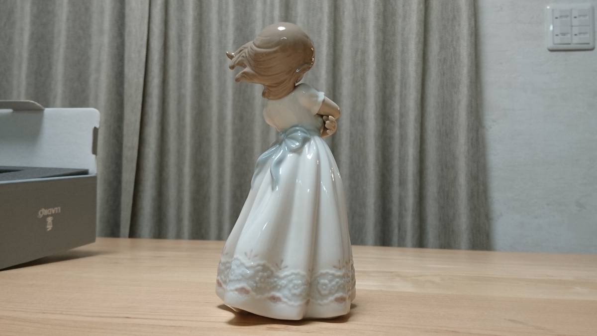 さわやかな風 ＃8248 ☆リヤドロ スペイン ポーセリン 光沢仕上げ 絶版