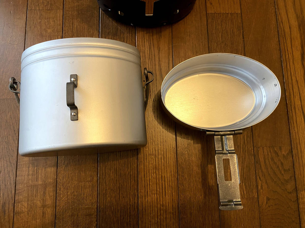 アウトドア ☆スウェーデン軍放出品☆ アルミ飯盒クッカー