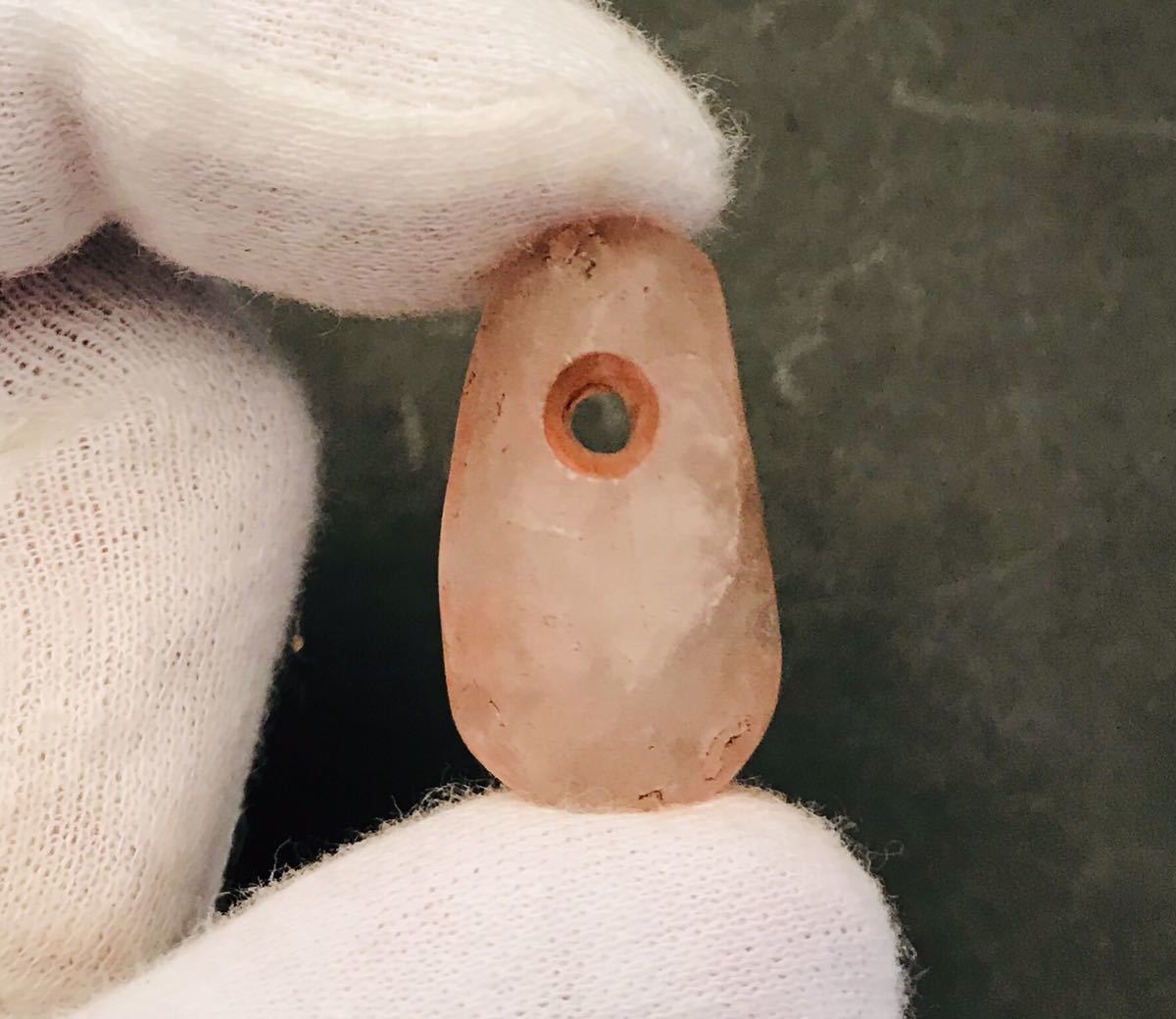Yahoo!オークション 神秘の美しさ縄文時代の土器文様を水晶に刻む“勾玉 