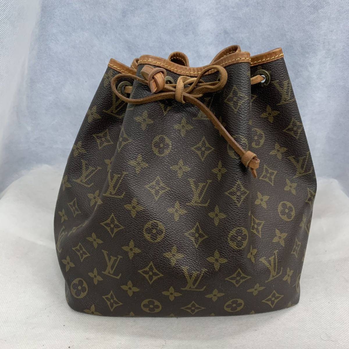 【新品，大得価】 LOUIS VUITTON ルイヴィトン モノグラム ノエ 巾着ショルダーバッグ ショルダーバッグ(ショルダーバッグ)｜売買されたオークション情報、yahooの商品情報をアーカイブ公開 - オークファン かばん、バッグ