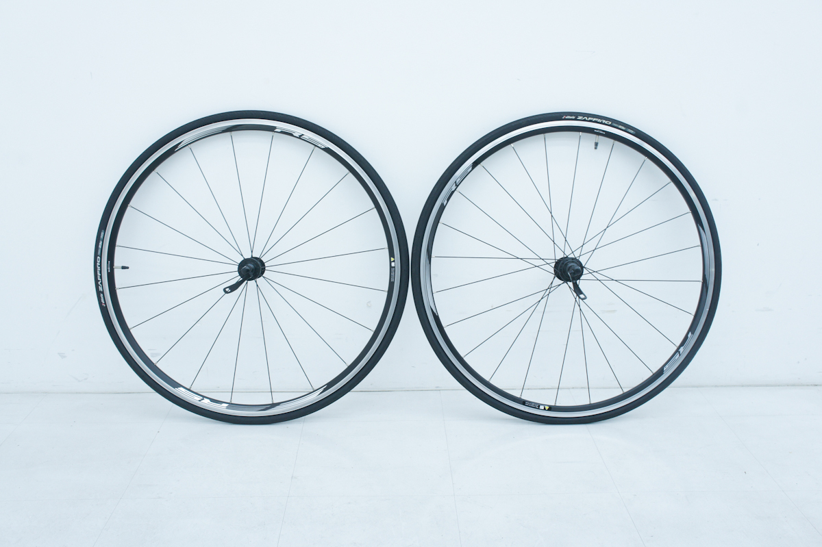 【大人気，お得】 SHIMANO シマノ 前後 タイヤ セット 622&times;15c ALLOY ZAFFIRO 700&times;23C(27インチ、700C)｜売買されたオークション情報、yahooの商品情報をアーカイブ公開 - オークファン ホイール（完組、手組）