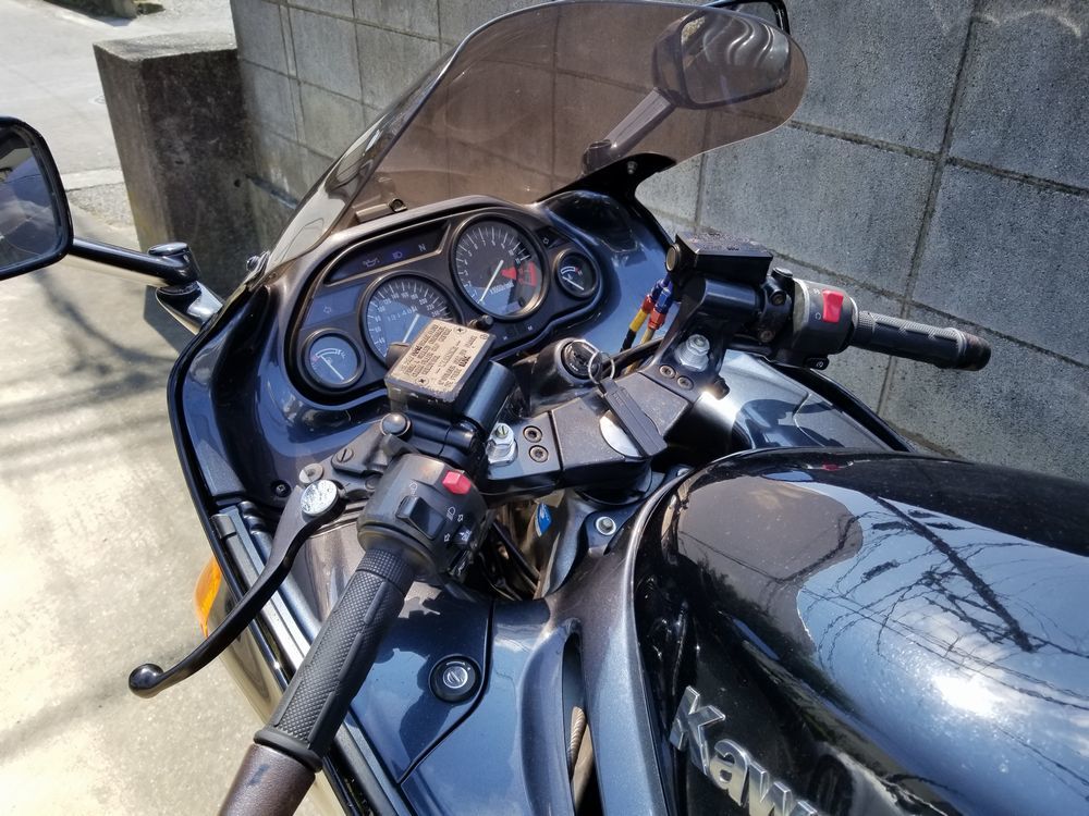 好調なZX11 車検4年2月まで。整備済みですぐ乗れます。ZZ-R1100D