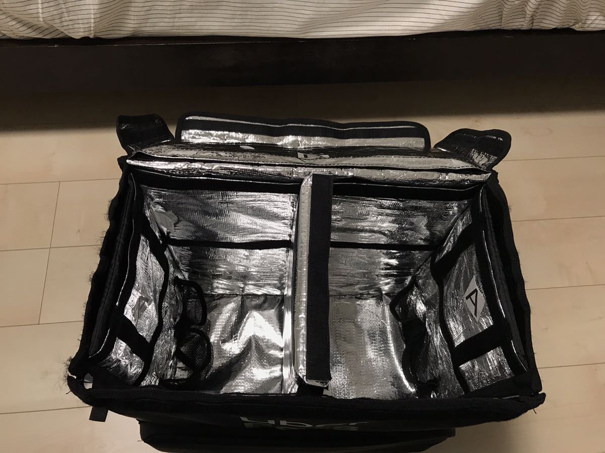 Uber ウーバーイーツ 配達バッグ BIG Eats POUCH バッグ 配達用バッグ型 BOOK – Ubereatskit Japan - 購入 カバン Eatsのリュックがで販売中！まさかのPCデスクになる