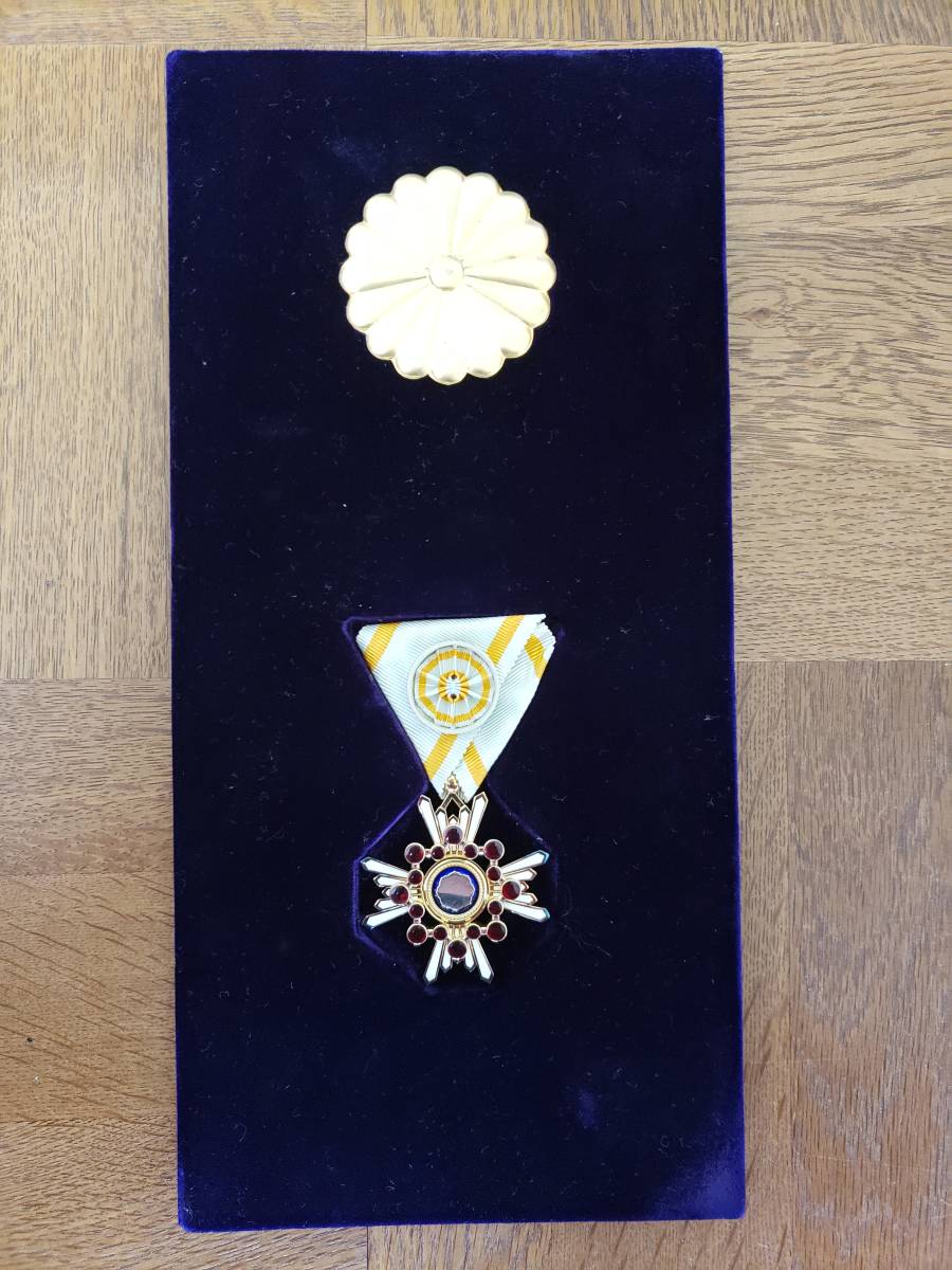 希少品 勲四等瑞宝章 勲章 ミリタリー ミリタリーグッズ 旧日本軍 美品 勳四等 瑞宝章 勲章 希少品 勲四等瑞宝章 勲章 ミリタリーグッズ 旧