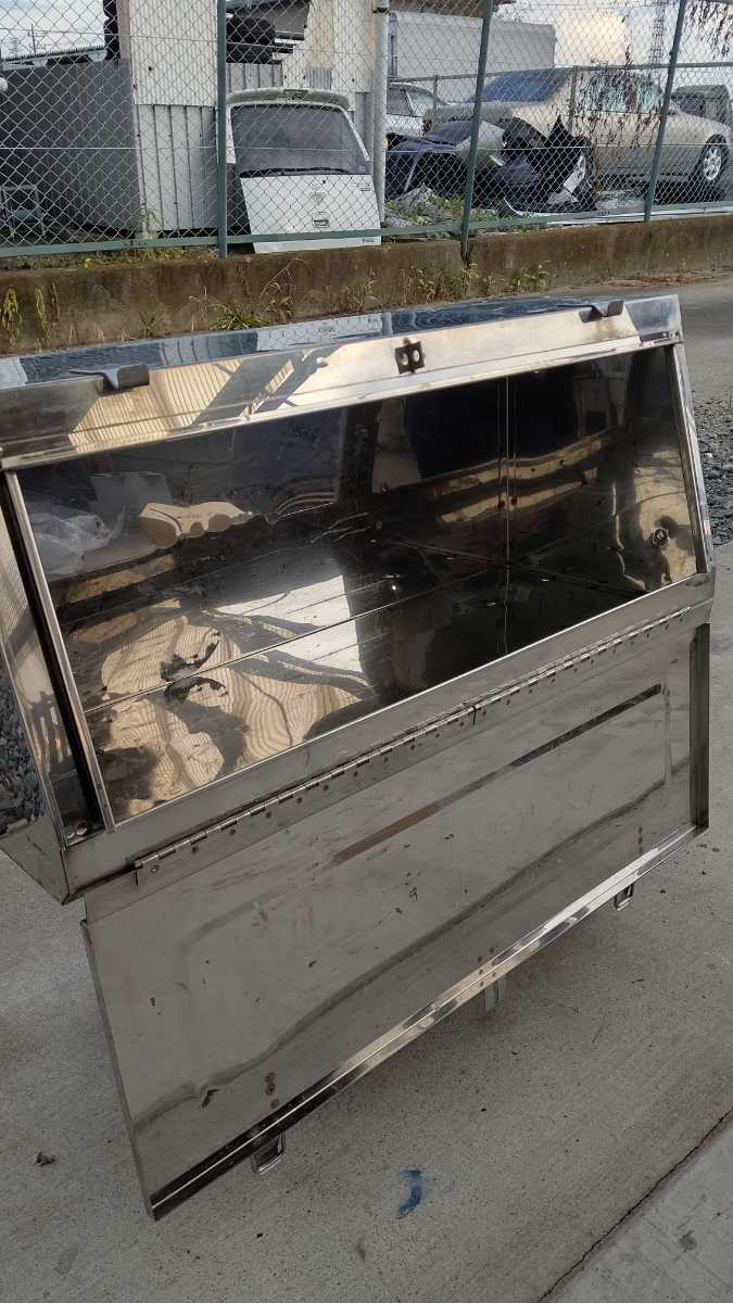 ステンレス工具箱 750×290×320mm - 750の中古品 -ステンレス工具箱