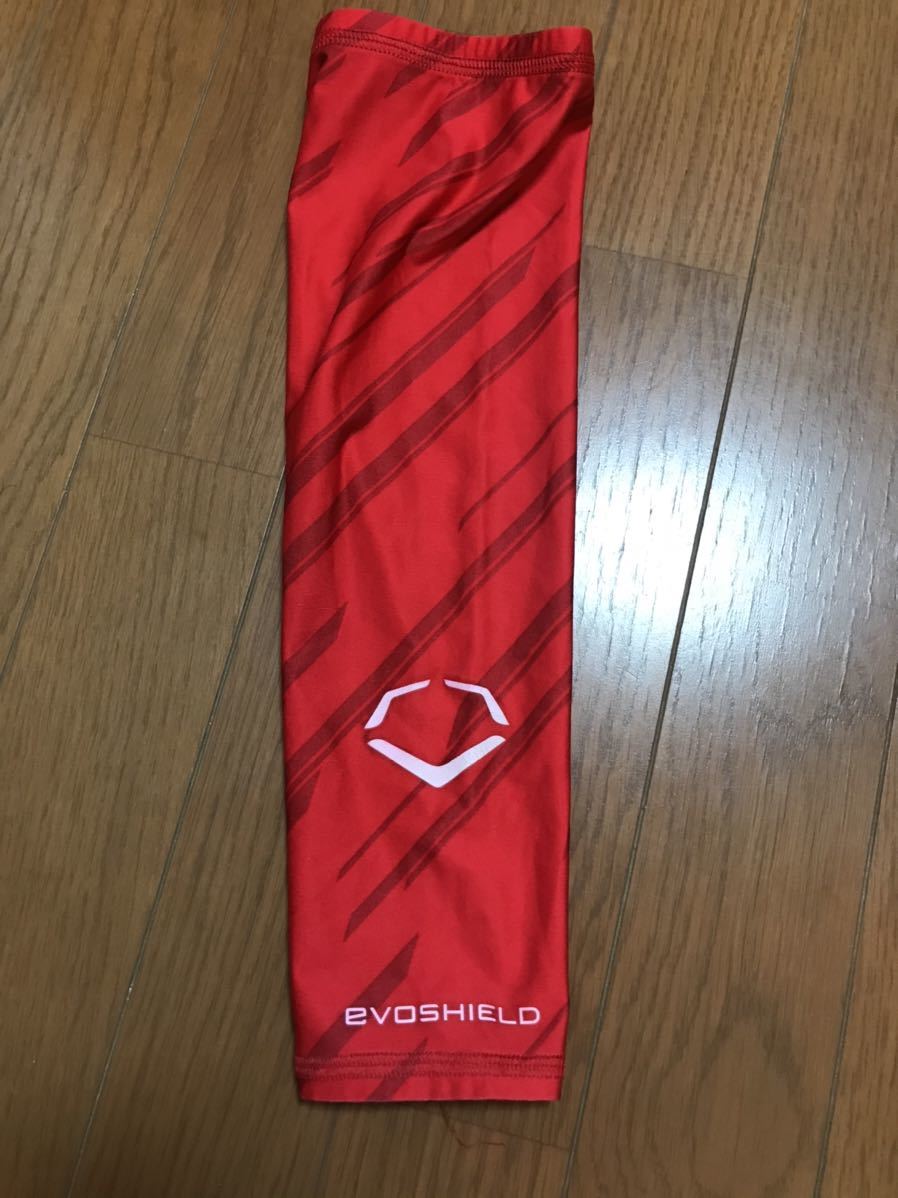 【人気，SALE】 広島カープ32白濱裕太選手実使用アームスリーブ(実使用、サイン入り)｜売買されたオークション情報、yahooの商品情報をアーカイブ公開 - オークファン 記念ユニフォーム