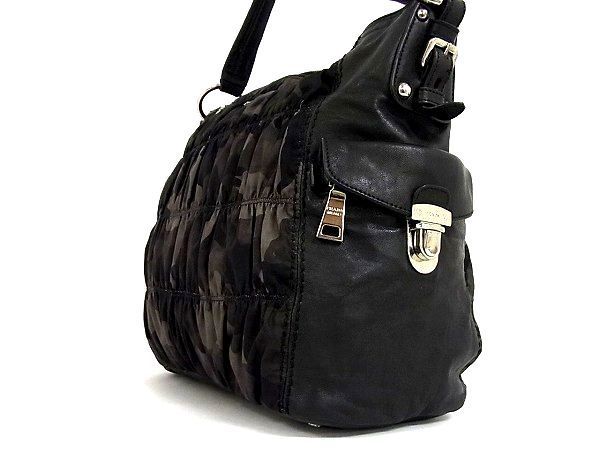 PRADA プラダ レザー - レディース ナイロン テスートナイロン トライアングルロゴ ワン 0 ミニ ロゴプレート 極美品 1円 ショルダーバッグ 時代を超えて愛される、プラダの「Re