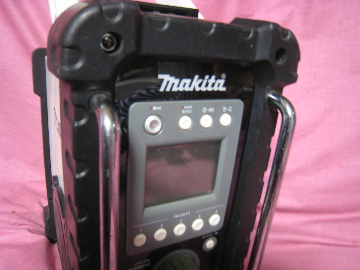 □makita マキタ 充電式ラジオ 【MR100】 作業場 現場 非常時☆①