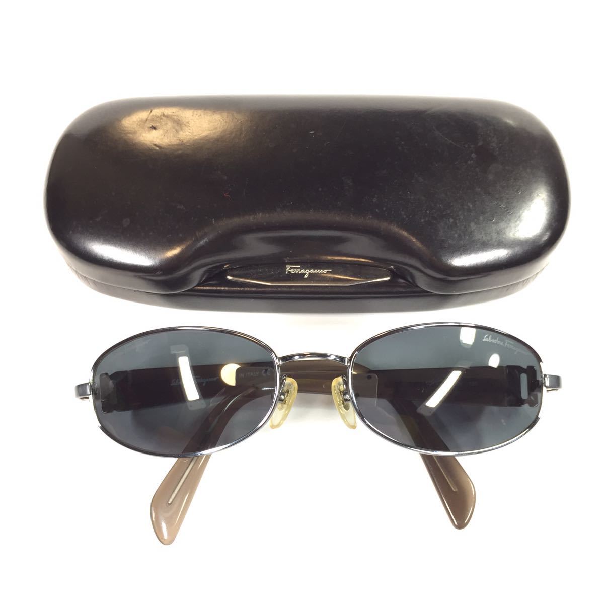 フェラガモ】本物 Ferragamo サングラス ガンチーニ金具 1019 グレー色 