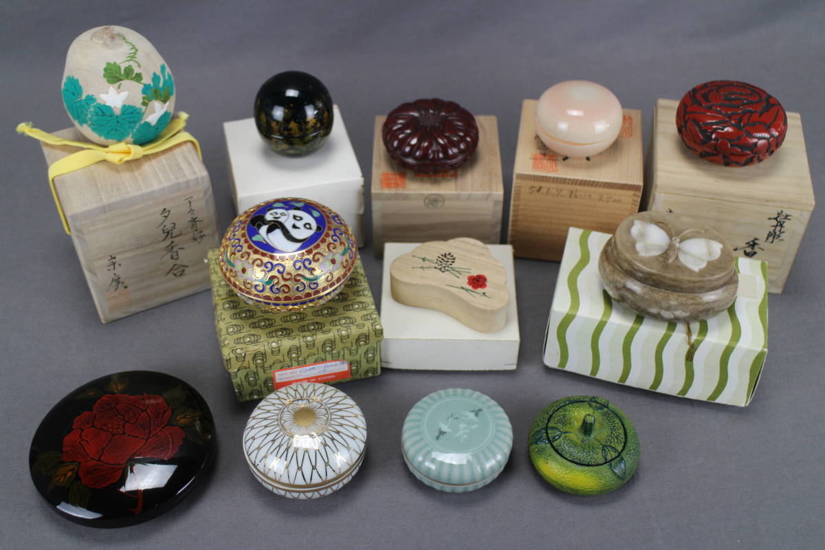 最安値，格安 茶道具 香合 12点 まとめて ②/ 品 香道具 香器 煎茶道具 御香 漆器 陶器 紙箱 木製 茶器 和風 古道具 堆朱 共箱(香炉、香合)｜売買されたオークション情報、yahooの商品情報をアーカイブ公開 - 京焼