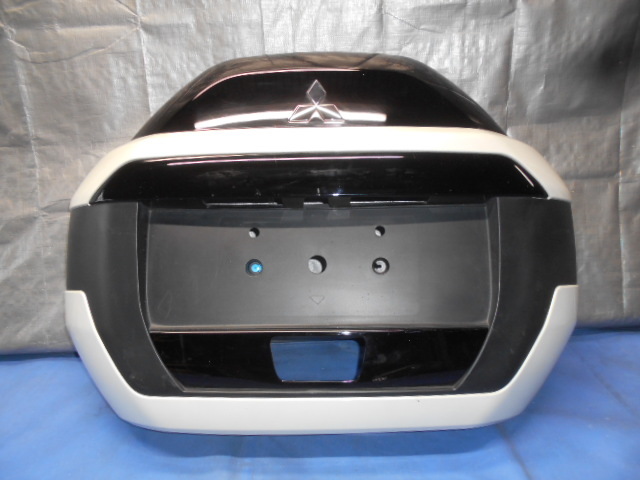 パジェロV97,98,93（前期、中期モデル用）純正背面スペアタイヤカバー 最新作，格安 V97W/V93W/V98Wパジェロ/純正スペアタイヤカバー/背面