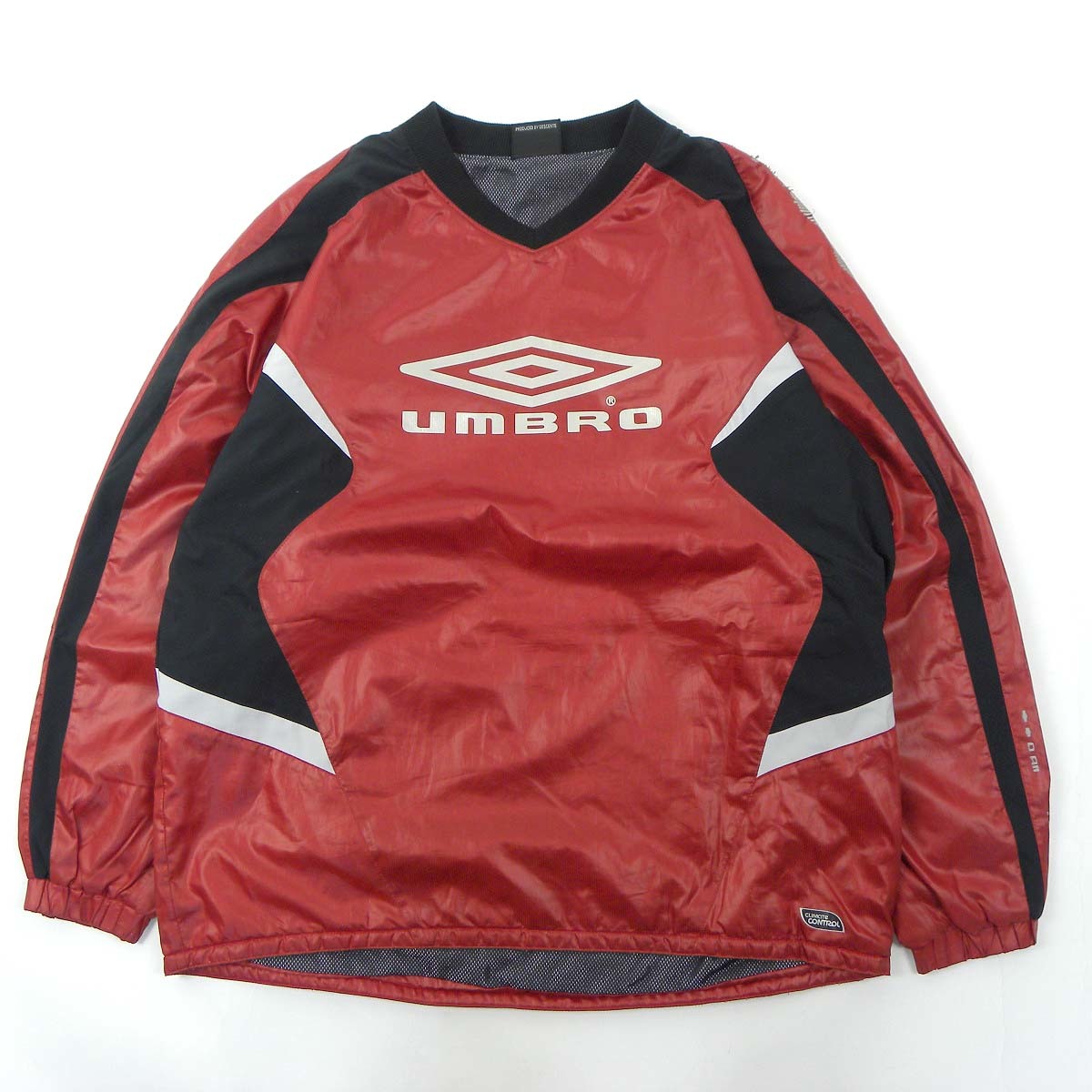 アンブロ Umbro Diamond Pro サーモライトプラスピステ 中綿入り サッカーウェア 防寒 M レッド デサント M0925 1 ウインドブレーカー 売買されたオークション情報 Yahooの商品情報をアーカイブ公開 オークファン Aucfan Com