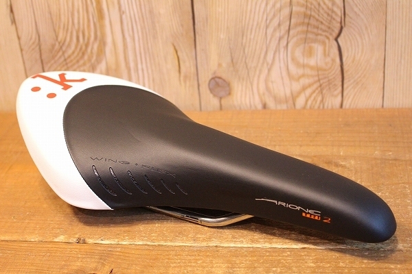 定番人気，得価 フィジーク FIZIK アリオネ ARIONE TRI 2 サドル キウムレール 132mm 白黒 ビチアモーレ パーツ館(フィジーク)｜売買されたオークション情報、yahooの商品情報をアーカイブ公開 - オークファン フィジーク
