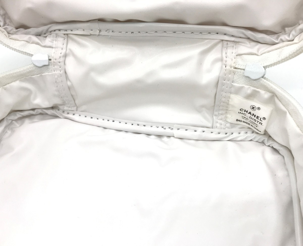 未使用 CHANEL シャネル スキンケアトラベラー 化粧ポーチ コスメ