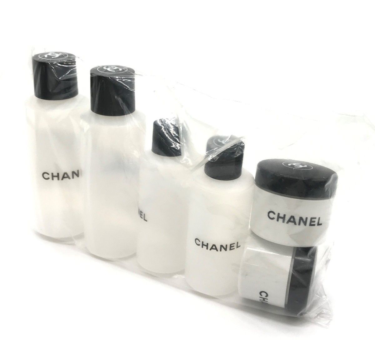 未使用 CHANEL シャネル スキンケアトラベラー 化粧ポーチ コスメ