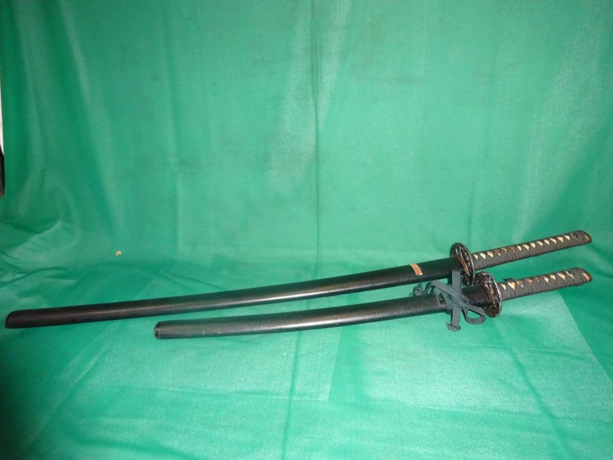 日本刀 2本セット　模造刀　２本セット 美術工芸】 日本刀 模造刀 大.小2本組 共箱 中古品 大小