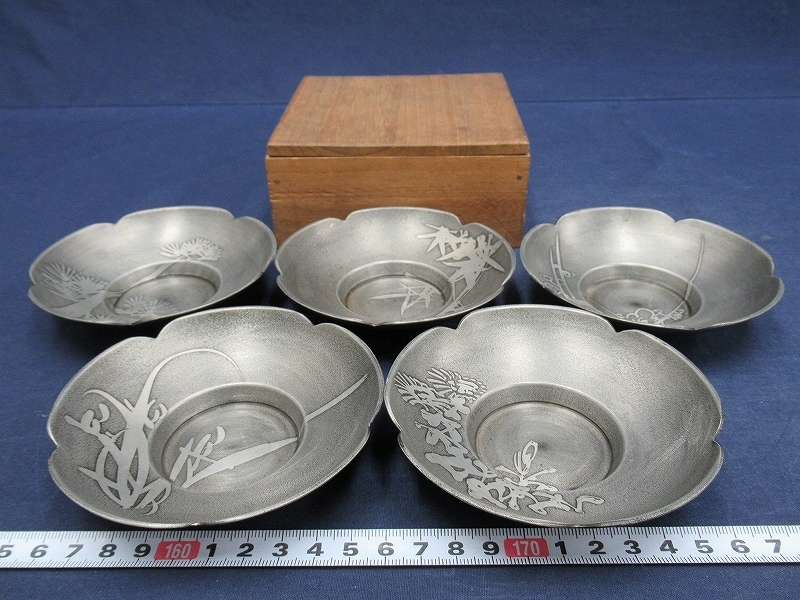SALE，新品 D1167 乾茂號造 錫製 いぶし 図変り 茶托 5枚 托子 輪花茶托 煎茶道具(錫製)｜売買されたオークション情報、yahooの商品情報をアーカイブ公開 - オークファン 錫製