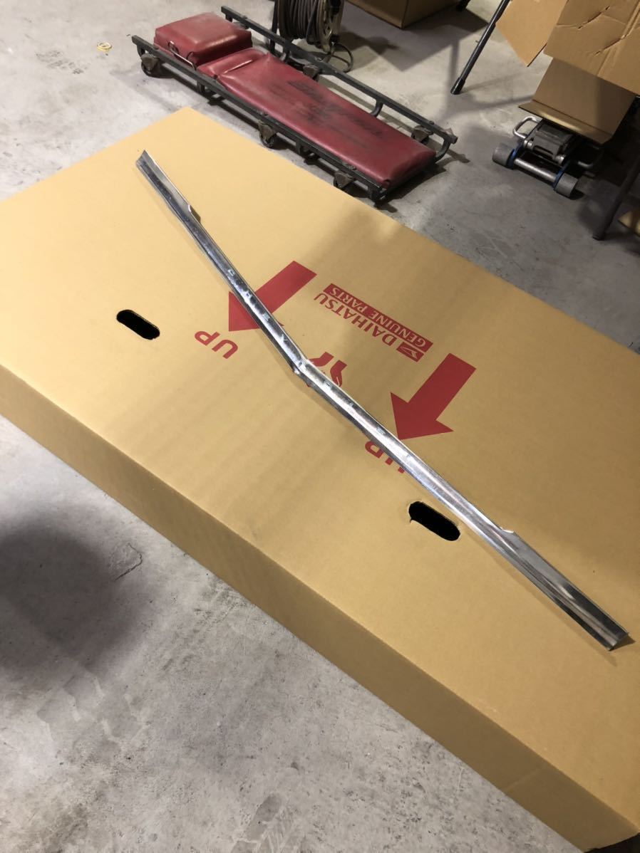 - 西海岸 旧車パーツ・IMPALAパーツの品揃え数No.1！ アメ車 0 | インパラ 新品！63インパラフードリップモール！ アメリカ雑貨のアイカム メルカリ ローライダー シボレー CHEVROLET Lowrider Impala 1