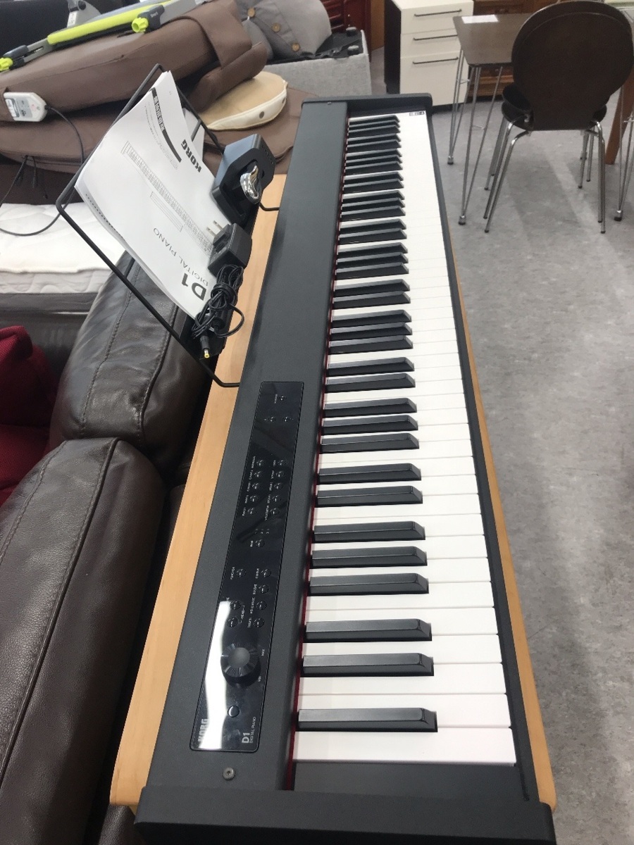 美品★KORG 電子ピアノ D1 88鍵盤 ダンパーペダル、譜面立て付属 同音連打可能　コルグ　RH3