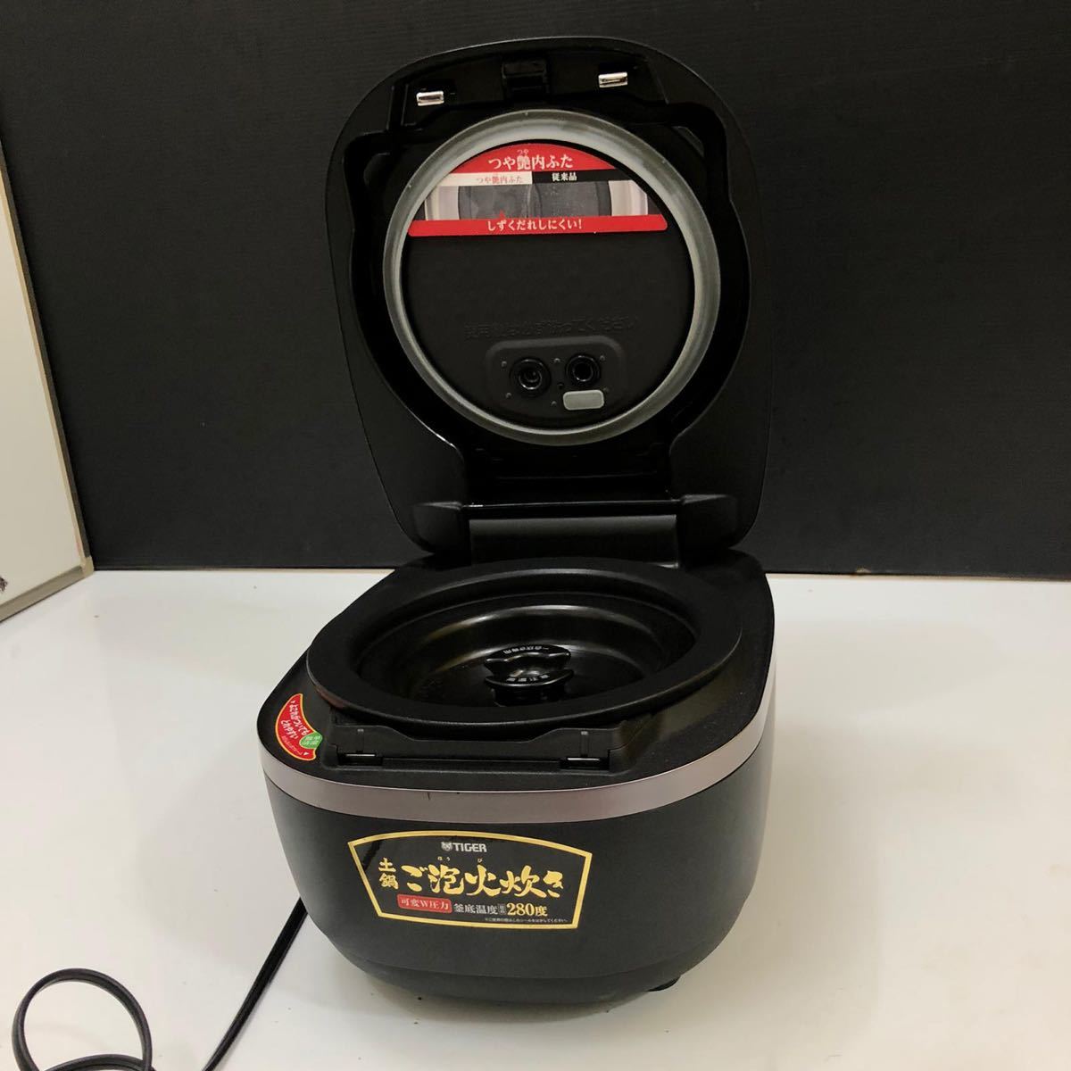TIGER／タイガー：圧力IH炊飯ジャー 土鍋圧力 IH炊飯ジャー5.5合展示用モック、JPG-S100KS、電気チェック確認済み！