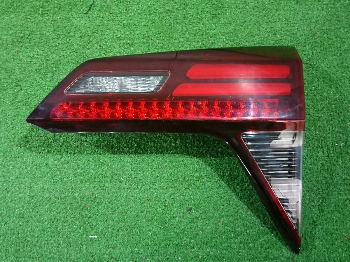  交渉OK RU3 ヴェゼル 右フィニッシャーランプ 70121(テールライト)｜売買されたオークション情報、yahooの商品情報をアーカイブ公開 - オークファン ホンダ用