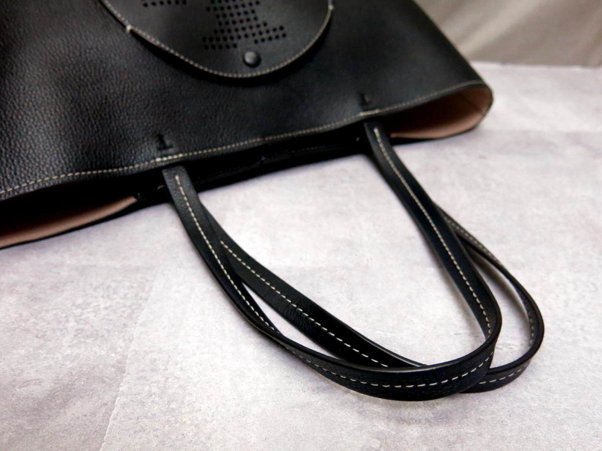 ○美品○TORY BURCH トリーバーチ○メンズ○パンチング ロゴ○レザー 