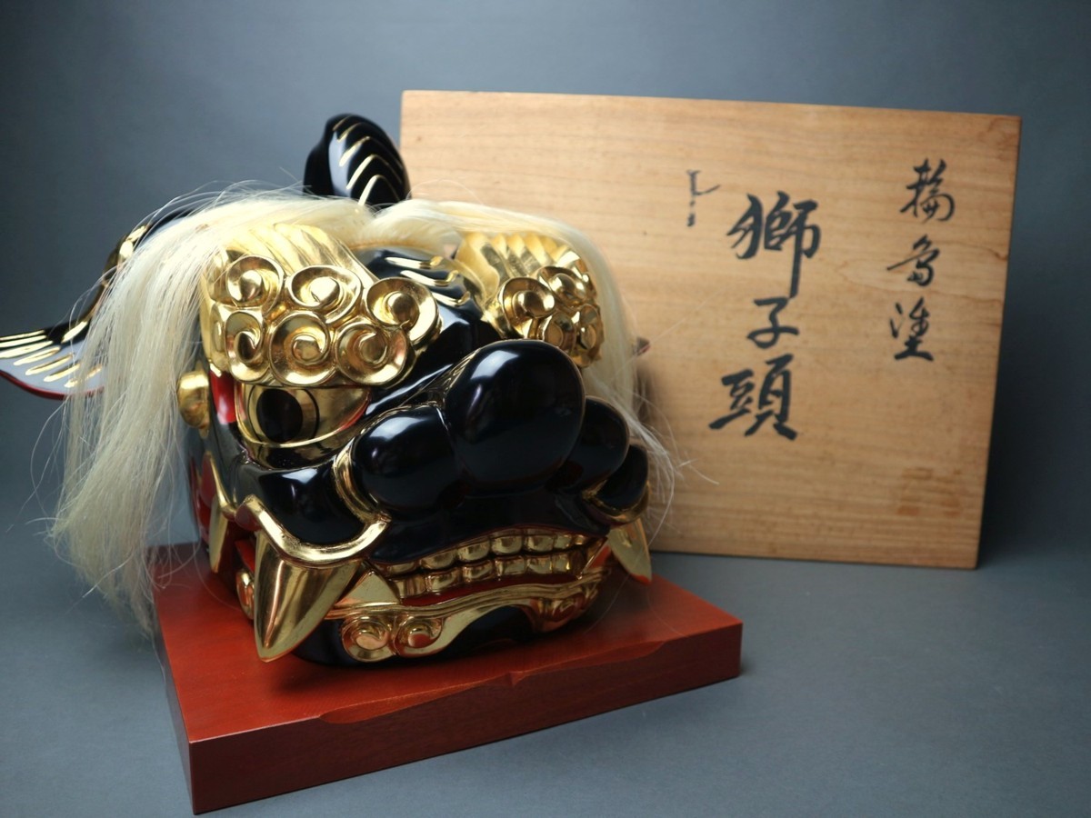 獅子頭 木彫漆塗 共箱 台付 / 獅子舞 伝統 魔除け