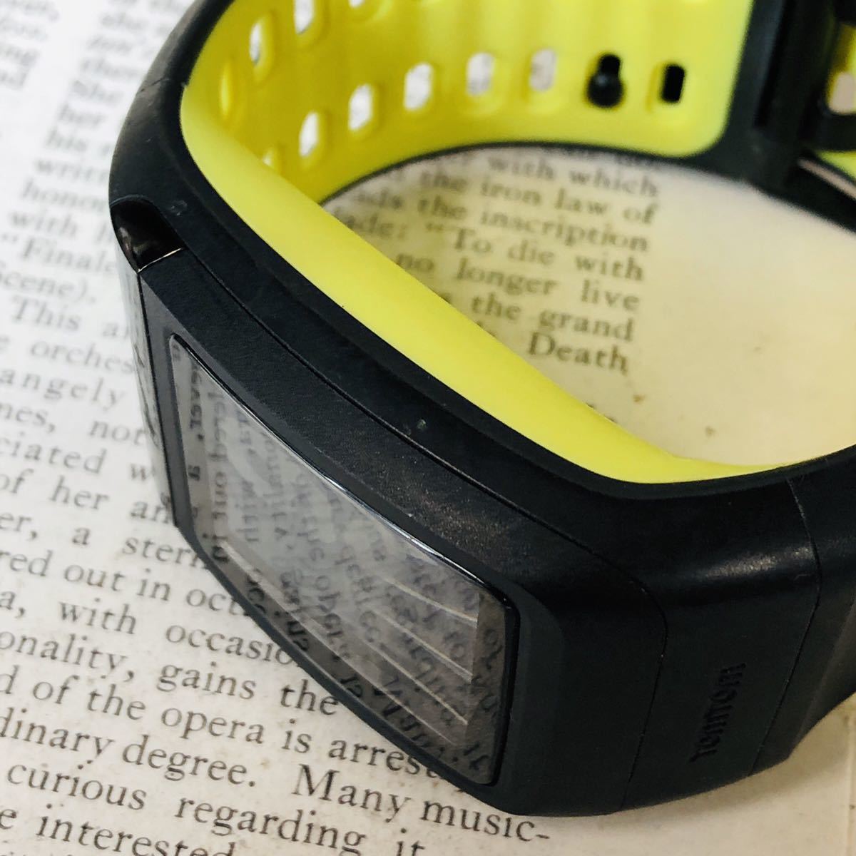 Nike ナイキ 腕時計 Tomtom ブラック イエロー スポーツウォッチ Gps ナイキ 充電端子付 デジタル 稼動品 W1163 ナイキ 売買されたオークション情報 Yahooの商品情報をアーカイブ公開 オークファン Aucfan Com