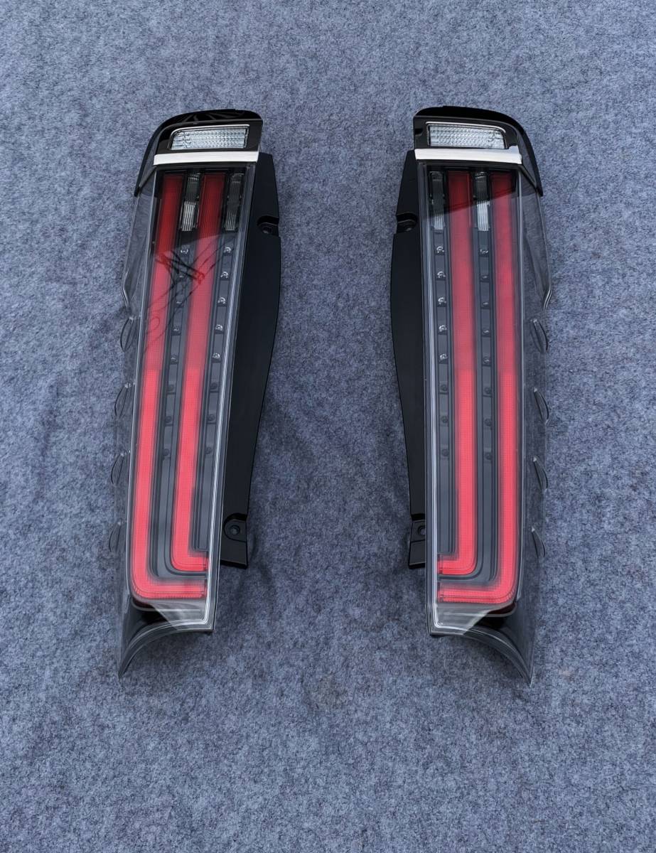 ノア エスクァイア 80系□後期 純正 テールランプ 左右セット 美中古品