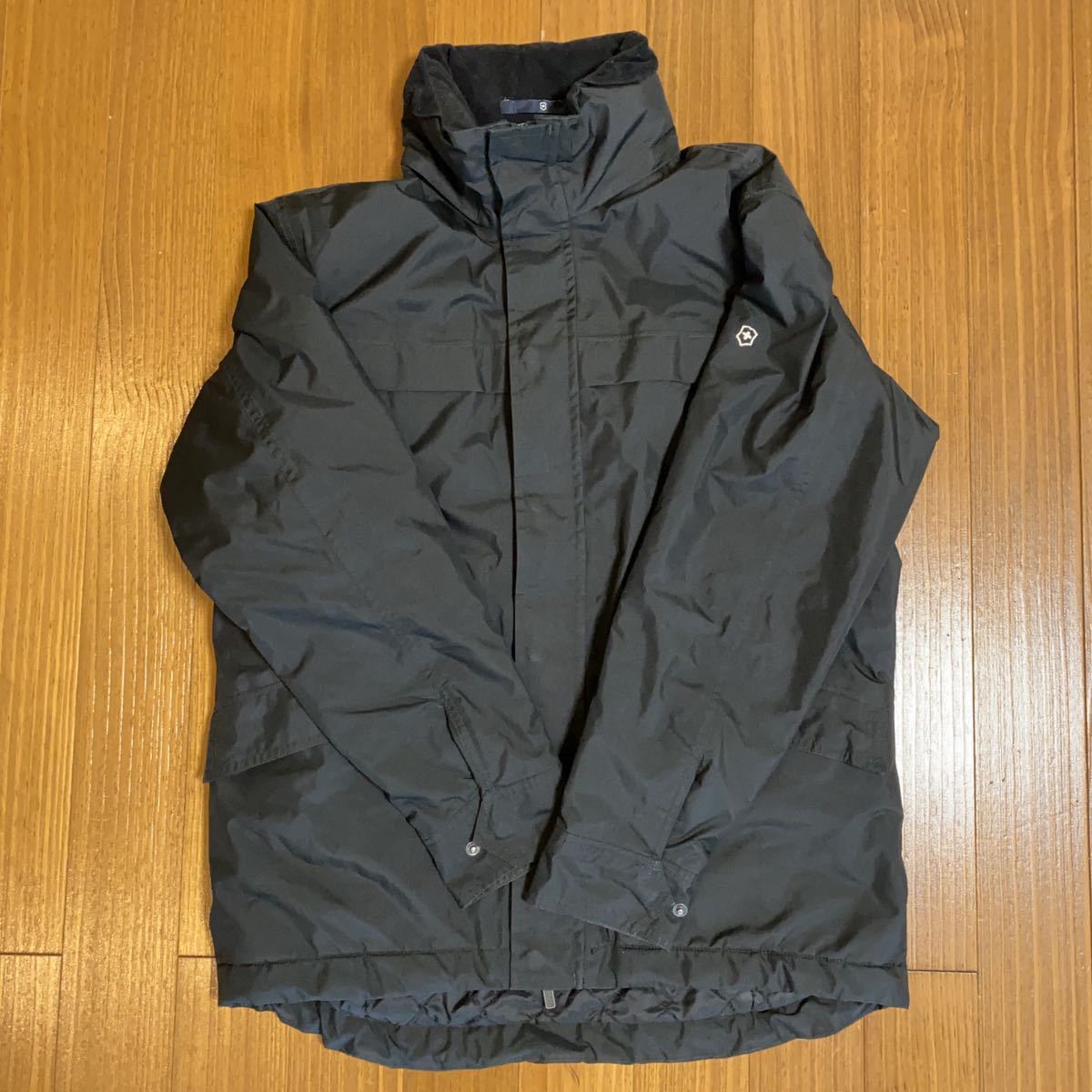 最安値，本物保証 GORE-TEX&times;PRIMALOFT VICTORINOX/ヴィクトリノックス 多機能マウンテンパーカー ブラック Sサイズ 日本サイズM L相当(ナイロン)｜売買されたオークション情報、yahooの商品情報をアーカイブ公開 - ナイロン