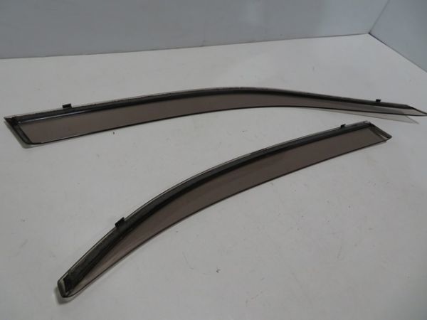 20-32-35 JZS186 18 クラウン マジェスタ 【 純正 サイド ドアバイザー